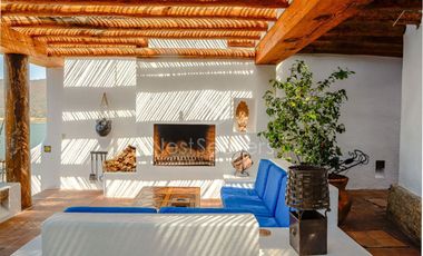 CASA EN VENTA EN LA PEÑA CON VISTA  Y ACCESO AL LAGO