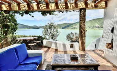CASA EN VENTA EN LA PEÑA CON VISTA  Y ACCESO AL LAGO