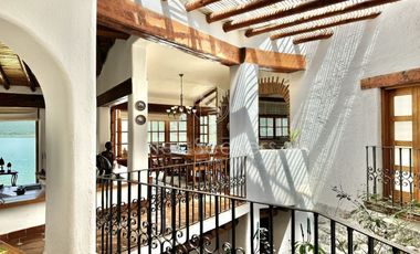 CASA EN VENTA EN LA PEÑA CON VISTA  Y ACCESO AL LAGO