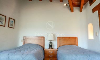 CASA EN VENTA EN LA PEÑA CON VISTA  Y ACCESO AL LAGO