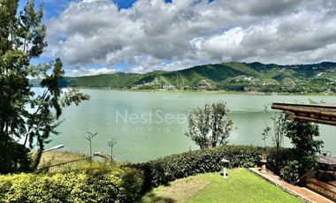 CASA EN VENTA EN LA PEÑA CON VISTA  Y ACCESO AL LAGO