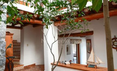 CASA EN VENTA EN LA PEÑA CON VISTA  Y ACCESO AL LAGO