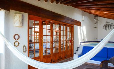 CASA EN VENTA EN LA PEÑA CON VISTA  Y ACCESO AL LAGO