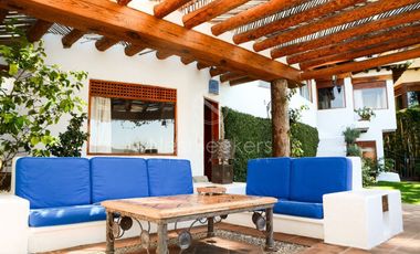 CASA EN VENTA EN LA PEÑA CON VISTA  Y ACCESO AL LAGO