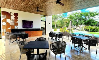 Casa en venta en privada Aire Puro, Mérida con piscina