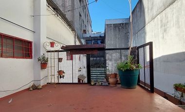 Depto.tipo casa de 6 ambientes en Venta en Almagro
