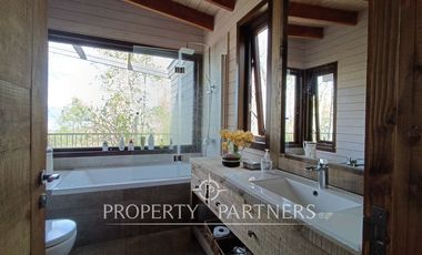 Preciosa casa en arriendo, orilla de lago Calafquen