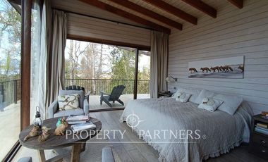 Preciosa casa en arriendo, orilla de lago Calafquen