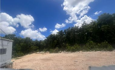 Terreno comercial en renta sobre Av. Huayacán, Cancún