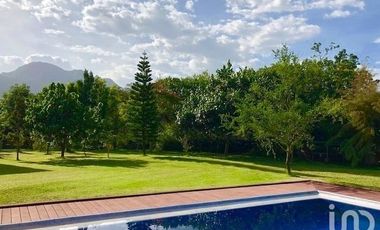 Hermosa Casa Campestre en Malinalco – Alberca, 6000 m² de Terreno y Árboles Frutales