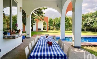Hermosa Casa Campestre en Malinalco – Alberca, 6000 m² de Terreno y Árboles Frutales