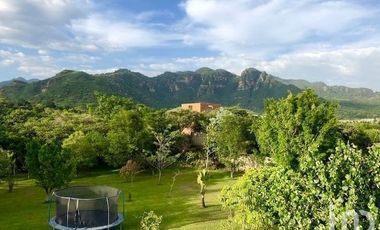 Hermosa Casa Campestre en Malinalco – Alberca, 6000 m² de Terreno y Árboles Frutales