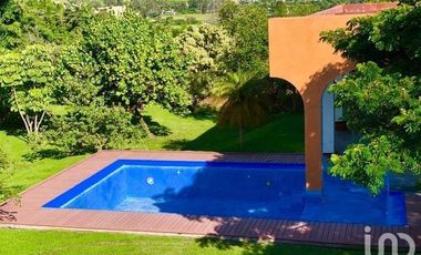 Hermosa Casa Campestre en Malinalco – Alberca, 6000 m² de Terreno y Árboles Frutales