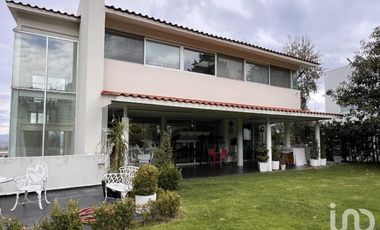 Renta de Casa Amueblada en Club de Golf los Encinos