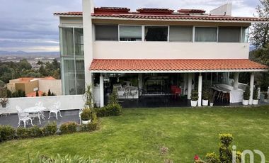 Renta de Casa Amueblada en Club de Golf los Encinos