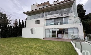 Renta de Casa Amueblada en Club de Golf los Encinos