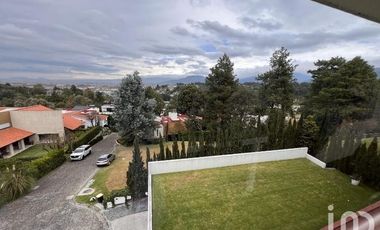 Renta de Casa Amueblada en Club de Golf los Encinos