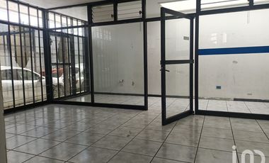 Venta edificio 2 departamentos independientes, oficinas, local comercial. (Col. Bugambilias, Puebla)