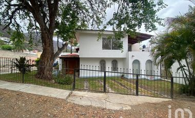 HERMOSA CASA EN AJIJIC