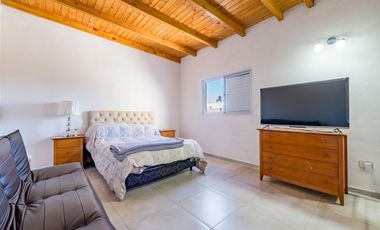 VENTA/PERMUTA - Casa - 3 dormitorio con jardín - Villa Gobernador Gálvez