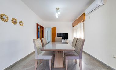 VENTA/PERMUTA - Casa - 3 dormitorio con jardín - Villa Gobernador Gálvez