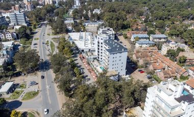 Lote Multifamiliar/Hotelero en venta en Pinamar - Av. Bunge