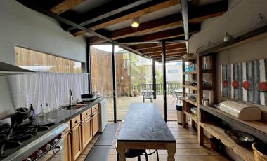 CASA EN VENTA CON VISTA AL LAGO