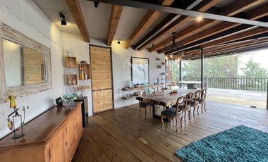 CASA EN VENTA CON VISTA AL LAGO