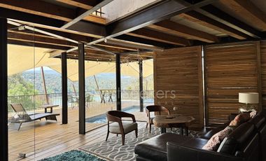CASA EN VENTA CON VISTA AL LAGO