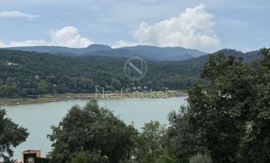 CASA EN VENTA CON VISTA AL LAGO