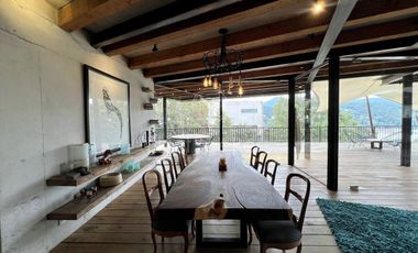CASA EN VENTA CON VISTA AL LAGO