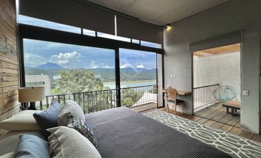 CASA EN VENTA CON VISTA AL LAGO