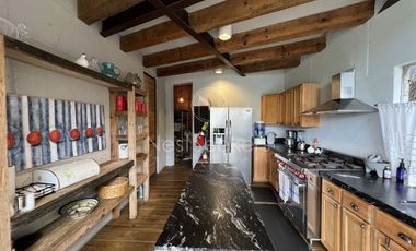 CASA EN VENTA CON VISTA AL LAGO