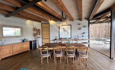 CASA EN VENTA CON VISTA AL LAGO