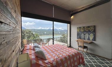 CASA EN VENTA CON VISTA AL LAGO
