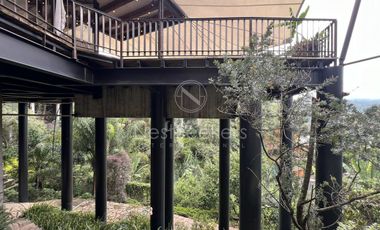 CASA EN VENTA CON VISTA AL LAGO