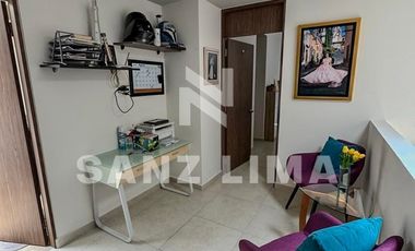 La Reserva: Magnífica casa con amplio jardín.