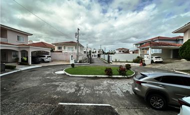 Se VENDE Casa en Altos de Panamá, Corregimiento de Ancón, Panamá