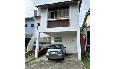Se VENDE Casa Tipo Dúplex en Altos de Miraflores, Betania, Panamá