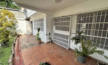 Se VENDE Casa Tipo Dúplex en Altos de Miraflores, Betania, Panamá