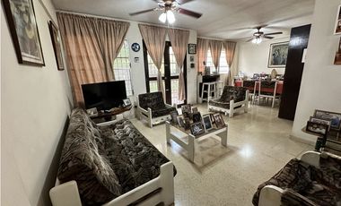 Se VENDE Casa Tipo Dúplex en Altos de Miraflores, Betania, Panamá