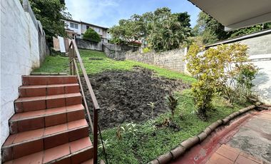 Se VENDE Casa Tipo Dúplex en Altos de Miraflores, Betania, Panamá
