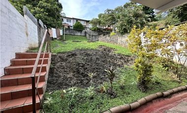 Se VENDE Casa Tipo Dúplex en Altos de Miraflores, Betania, Panamá