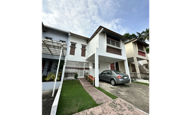 Se VENDE Casa Tipo Dúplex en Altos de Miraflores, Betania, Panamá