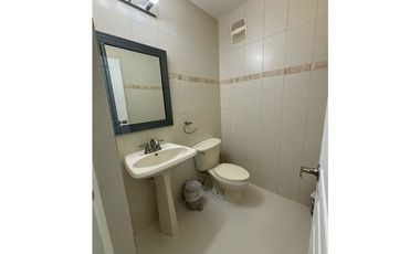ALQUILER  APARTAMENTO EN AV BALBOA PH VISTA DEL MAR 125MTS 1R YL