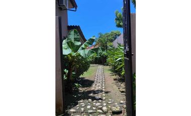 Vendo alquilo amplia linda casa en versalles
