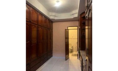 VENDO CASA EN SANTIAGO DE VERAGUAS CON PISCINA