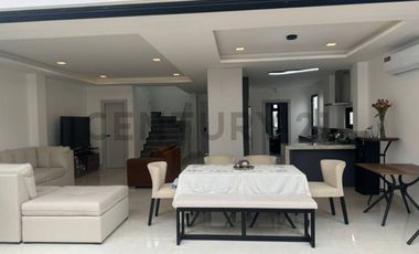 Venta Casa de Estreno con Jacuzzi en Urb. Mallorca Village VivB