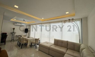 Venta Casa de Estreno con Jacuzzi en Urb. Mallorca Village VivB