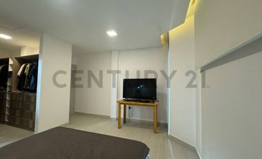 Venta Casa de Estreno con Jacuzzi en Urb. Mallorca Village VivB
